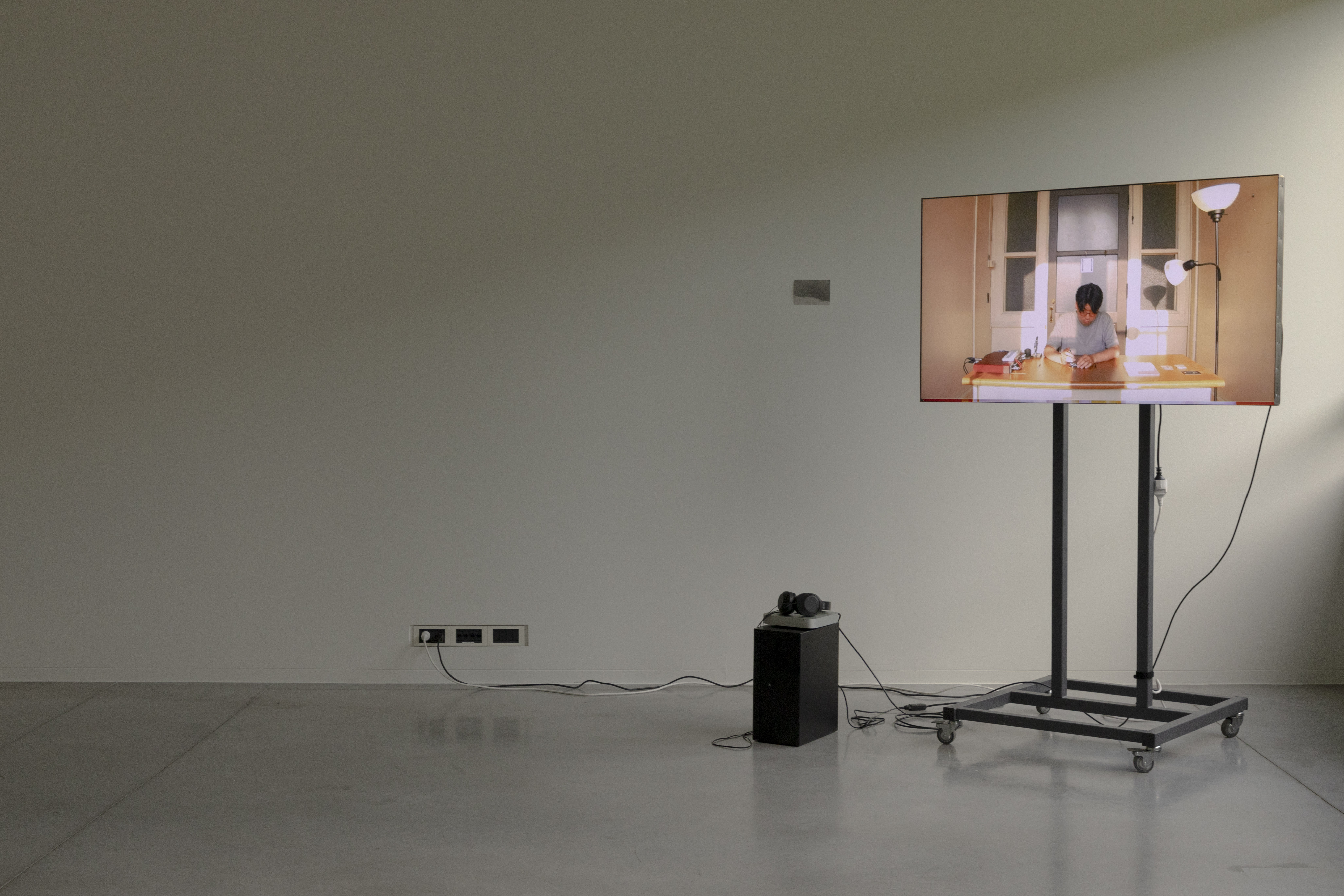 4:00 – 12:00, installation view