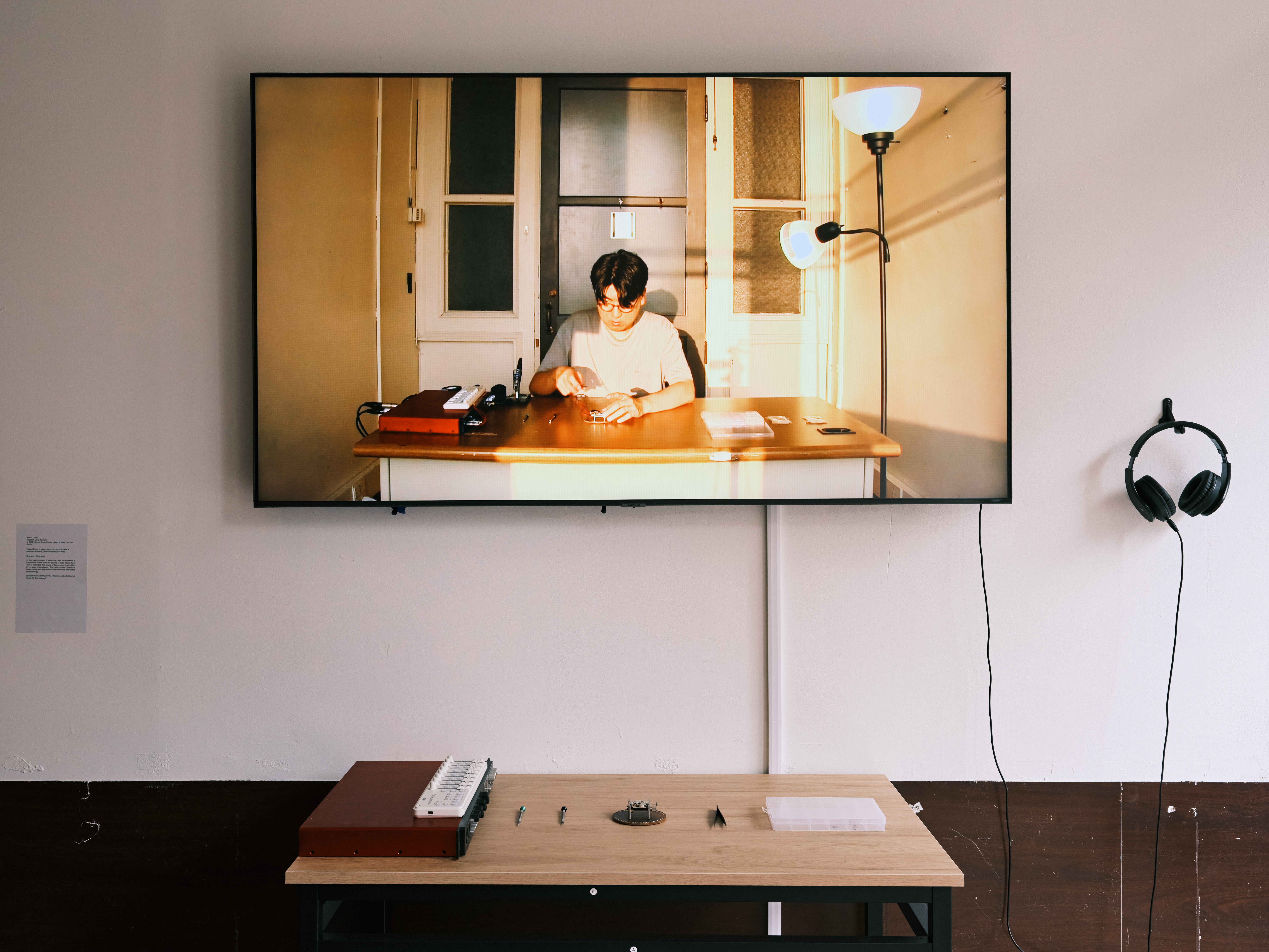 4:00 – 12:00, installation view